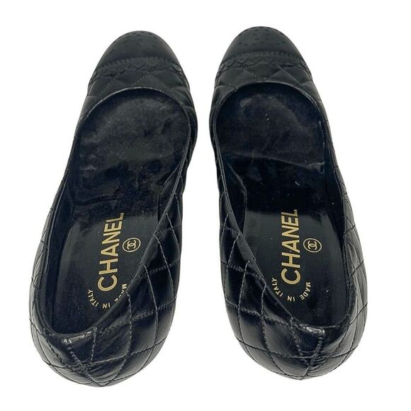 Chanel Black Quilted Leather Pumps Perforated CC Logo Size 39 EU High Heels - Picture 9 of 12